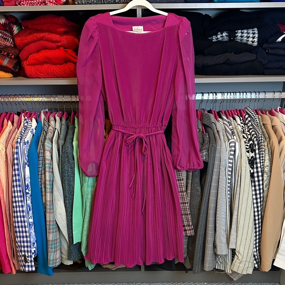Vintage It’s A Leigh magenta sheer long sleeve pleated belted midi dress size S
